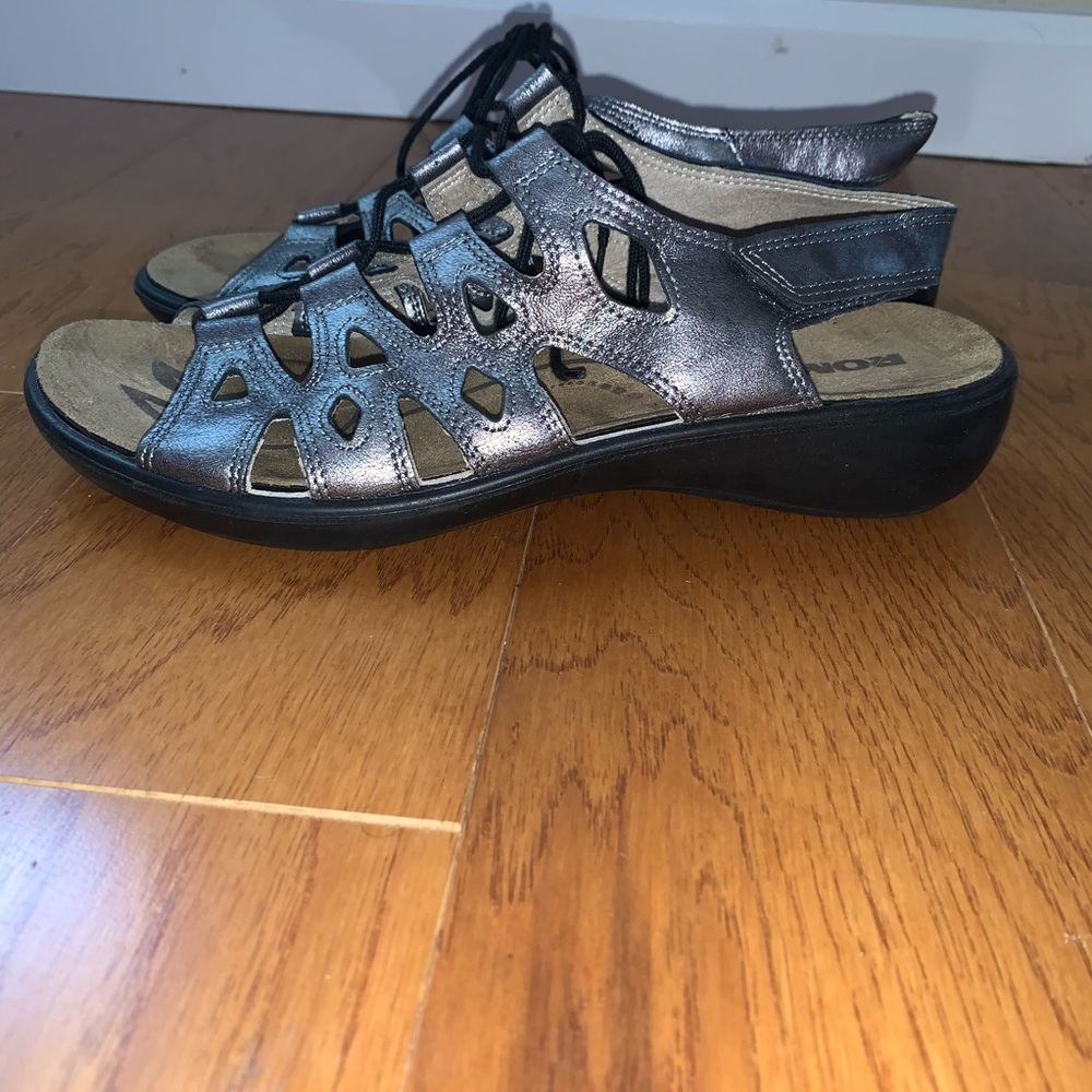 Roommate lace up comfort sandals